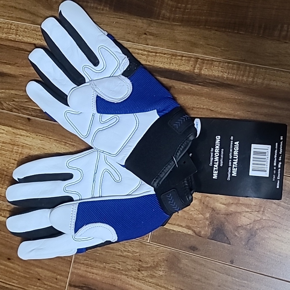 NWT Miller Gloves